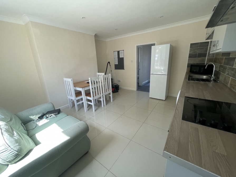 Kitchen/lounge
