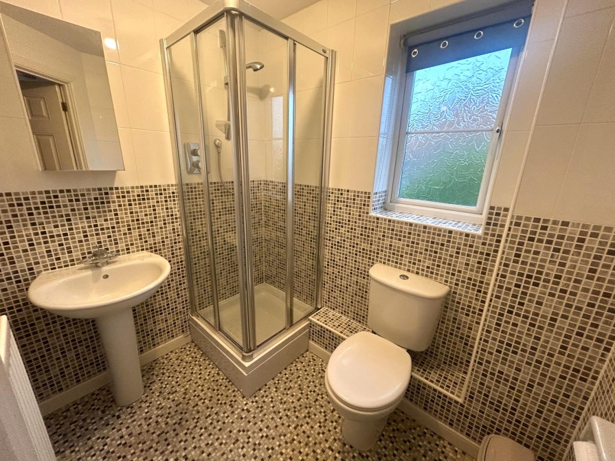 En-suite bathroom