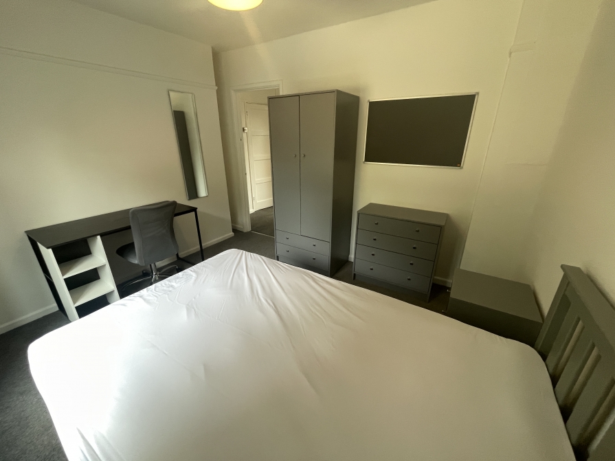 Ground bedroom