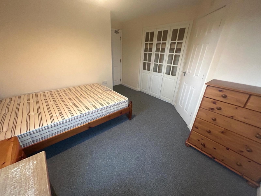Large double bedroom
