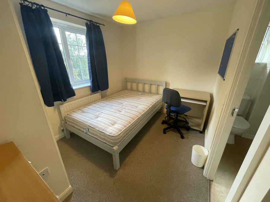 Bedroom 4 en-suite
