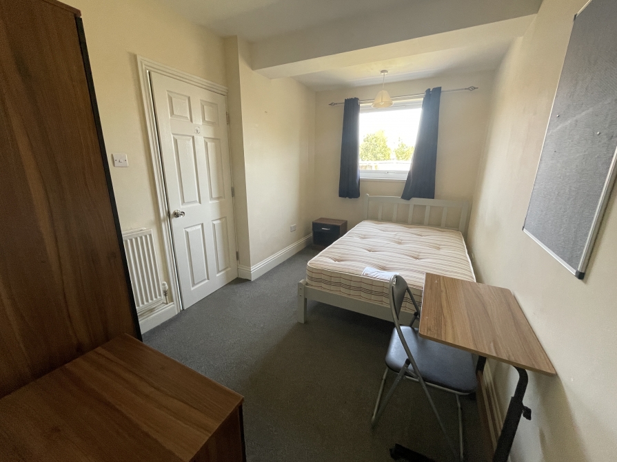 Ground bedroom